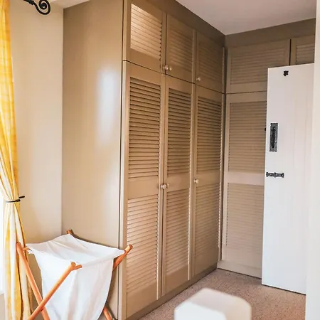 Вилла Smiley's *